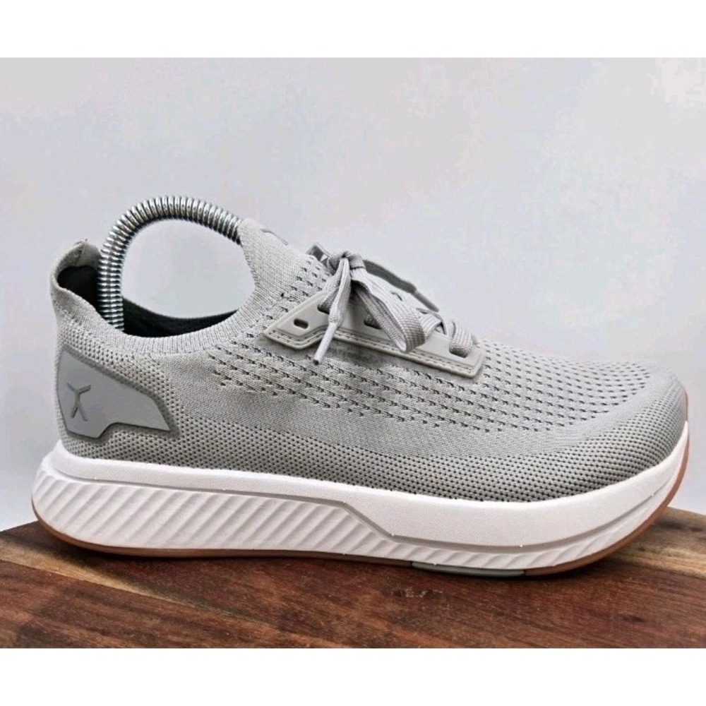 Flux Adapt Shoes Women's 8.5 Gray White Knit Waterproof Barefoot Sneaker Trainer